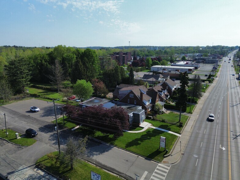 More Photos Of 191 Queensway W, Simcoe Office For Lease