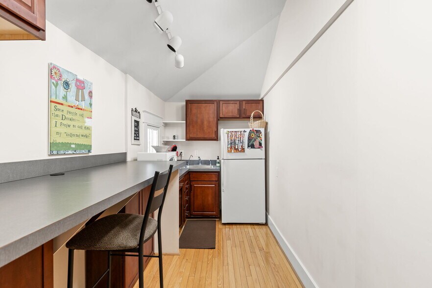 More Photos Of 6408 N Carrollton Ave, Indianapolis Office For Sale