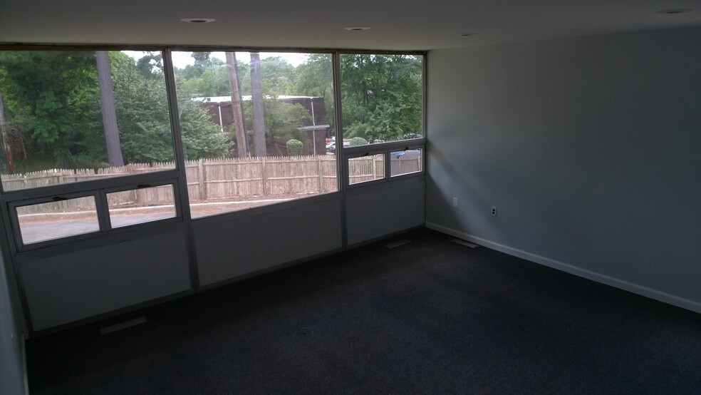 More Photos Of 7 Greenwood Pl, Pikesville Warehouse For Sale