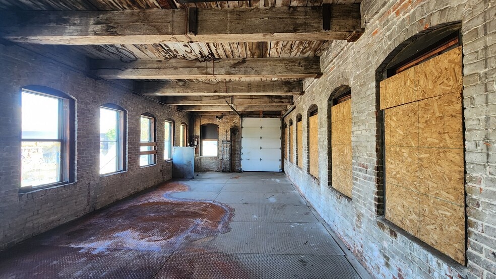 More Photos Of 51 Harding St, Worcester Warehouse For Sale