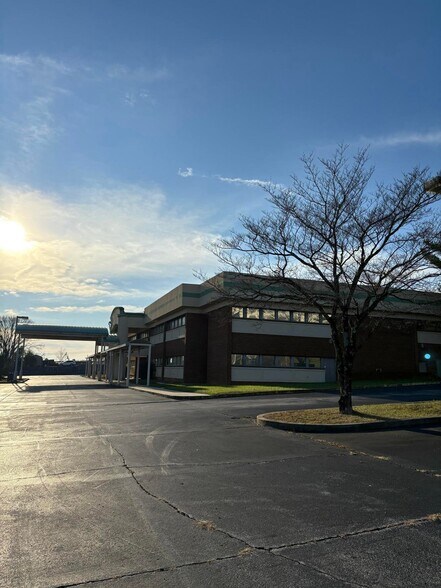 More Photos Of 340 Bogle St, Somerset Medical For Sale