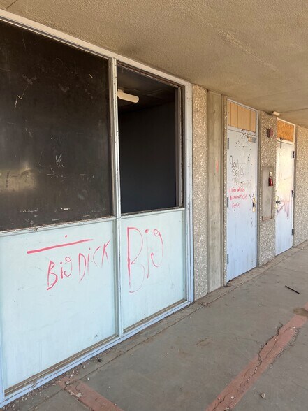 More Photos Of 401 S 3rd St, Blythe Religious Facility For Sale