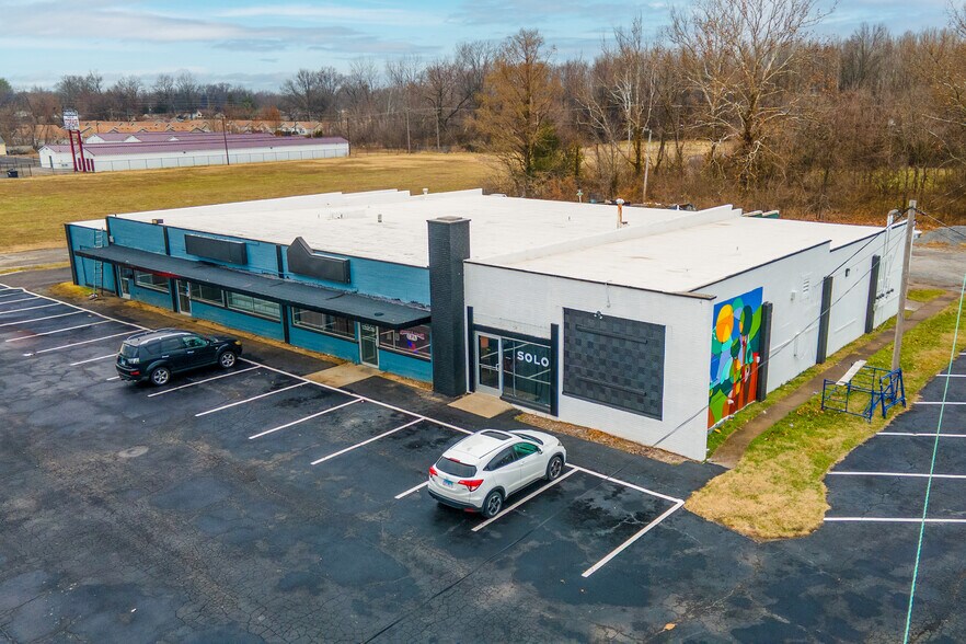 Primary Photo Of 828 E Main St, Carbondale General Retail For Sale