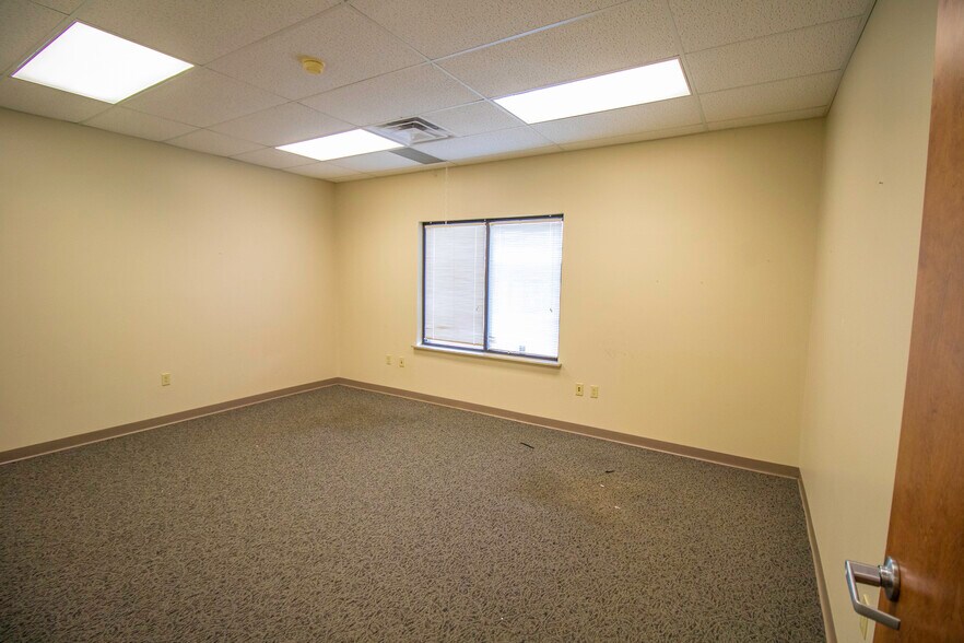 More Photos Of 720 W Navajo St, West Lafayette Office For Lease