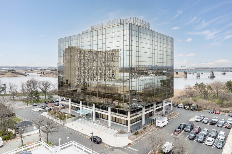 More Photos Of 1 Harmon Plz, Secaucus Medical For Lease