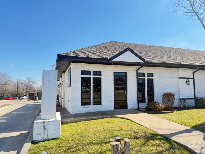 More Photos Of 820 N Zang Blvd, Dallas Medical For Sale