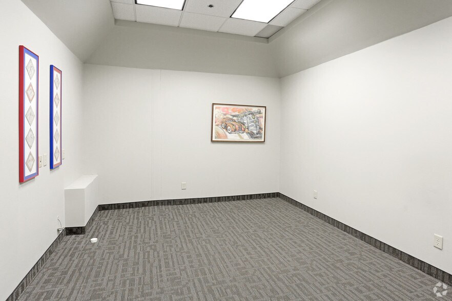 More Photos Of 313 Lake Hazeltine Dr, Chaska Manufacturing For Lease