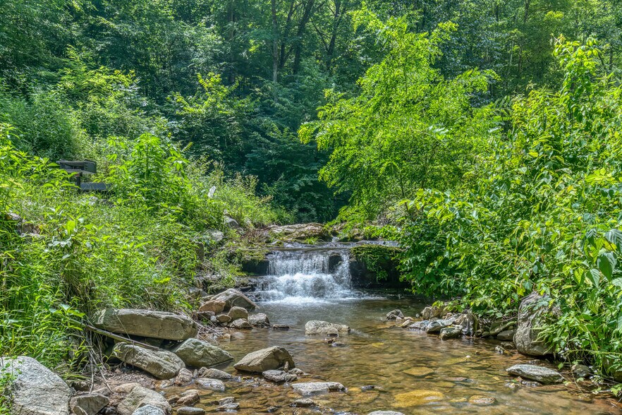 More Photos Of 5340 US-321, Butler Specialty For Sale