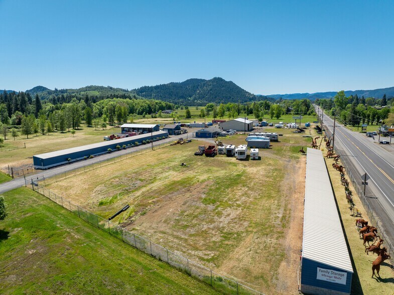 More Photos Of 215 Lawson Ln, Tenmile Warehouse For Sale