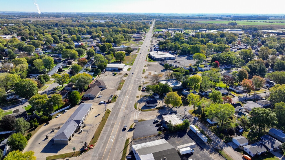 More Photos Of 603 W Rock Falls Rd, Rock Falls General Retail For Sale