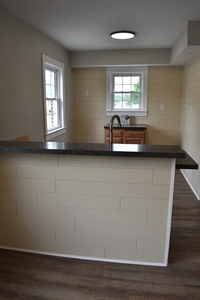 More Photos Of 1014 E 10th St, Jeffersonville Office Residential For Sale