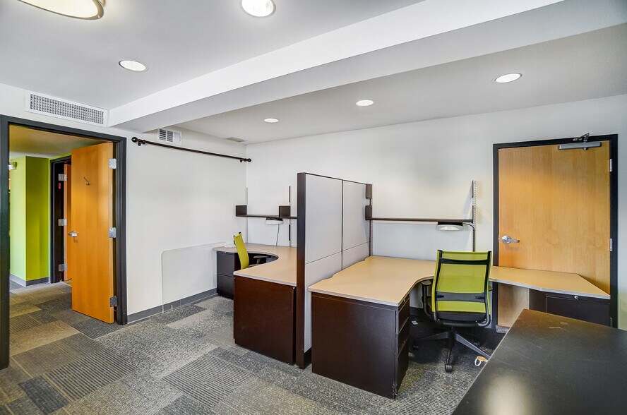 More Photos Of 3925-3927 Brotherton Rd, Cincinnati Office For Sale