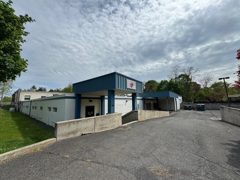 Primary Photo Of 195 Hudson St, Cornwall-on-Hudson Distribution For Lease