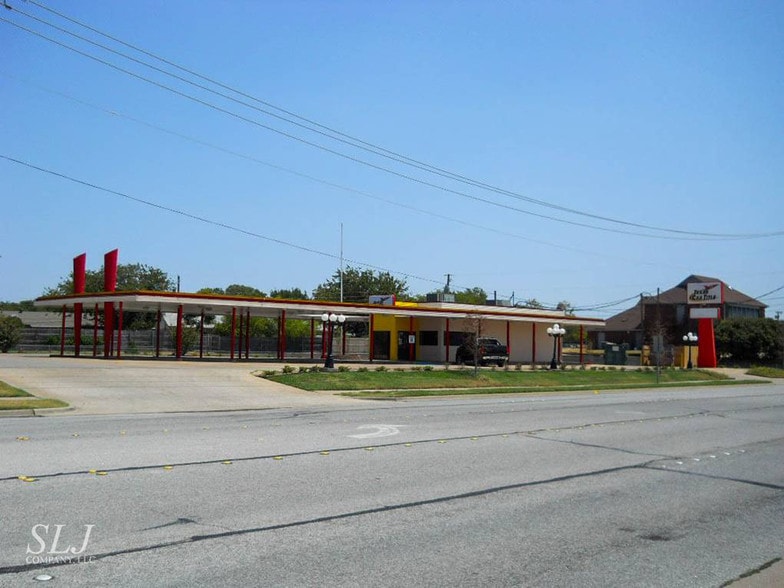 More Photos Of 6001 Watauga Rd, Watauga Freestanding For Sale