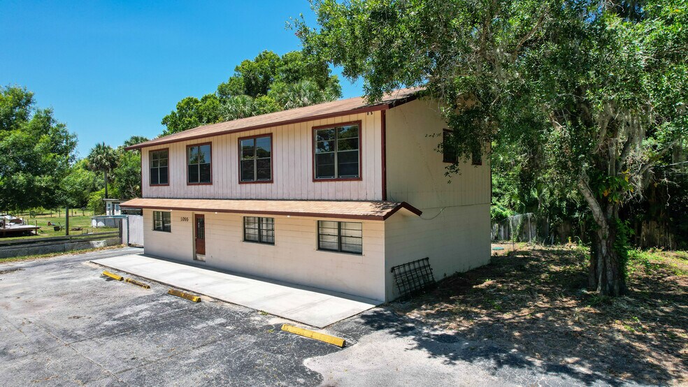 More Photos Of 1055 27th Ave SW, Vero Beach Flex For Sale