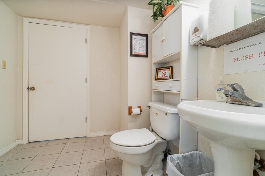 More Photos Of 6005 Silver Star Rd, Orlando Medical For Sale