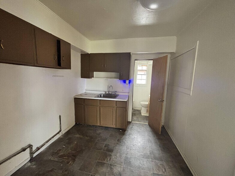 More Photos Of 12 Waltham St, Hammond Multifamily For Sale