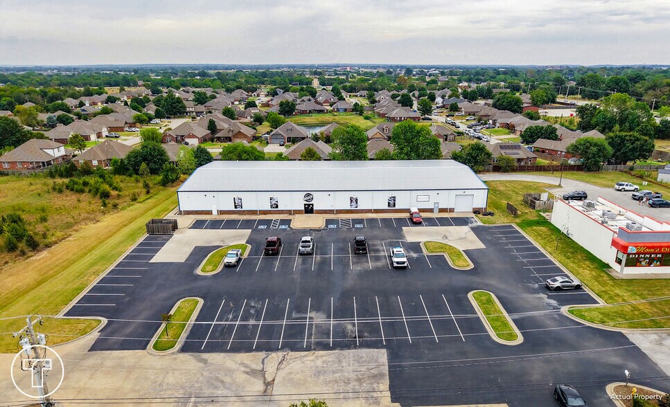 Primary Photo Of 11693 N Garnett Rd, Collinsville Showroom For Sale