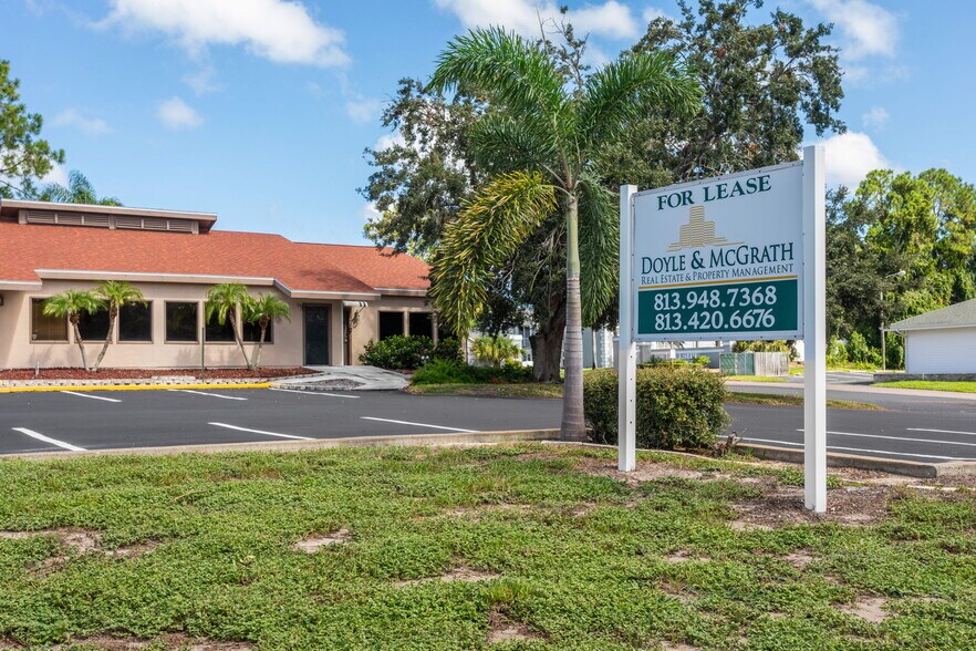 More Photos Of 12029 Majestic Blvd, Hudson Office For Lease