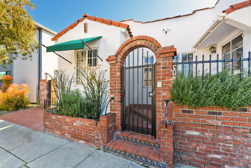 Primary Photo Of 1020 Pico Blvd, Santa Monica Storefront Retail Office For Lease