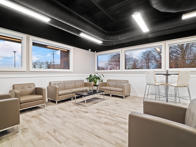 More Photos Of 25300 Lorain Rd, North Olmsted Medical For Lease