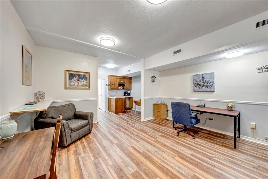 More Photos Of 106 W Laurel St, Scottsboro Office Residential For Sale