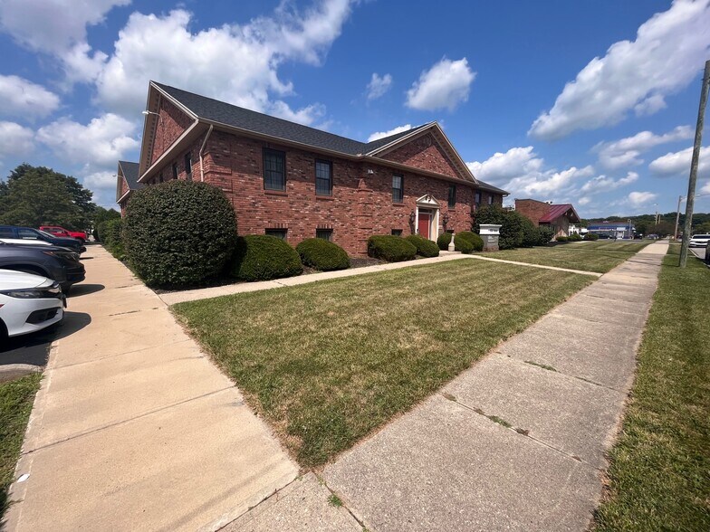 More Photos Of 1130 Vester Ave, Springfield Medical For Lease