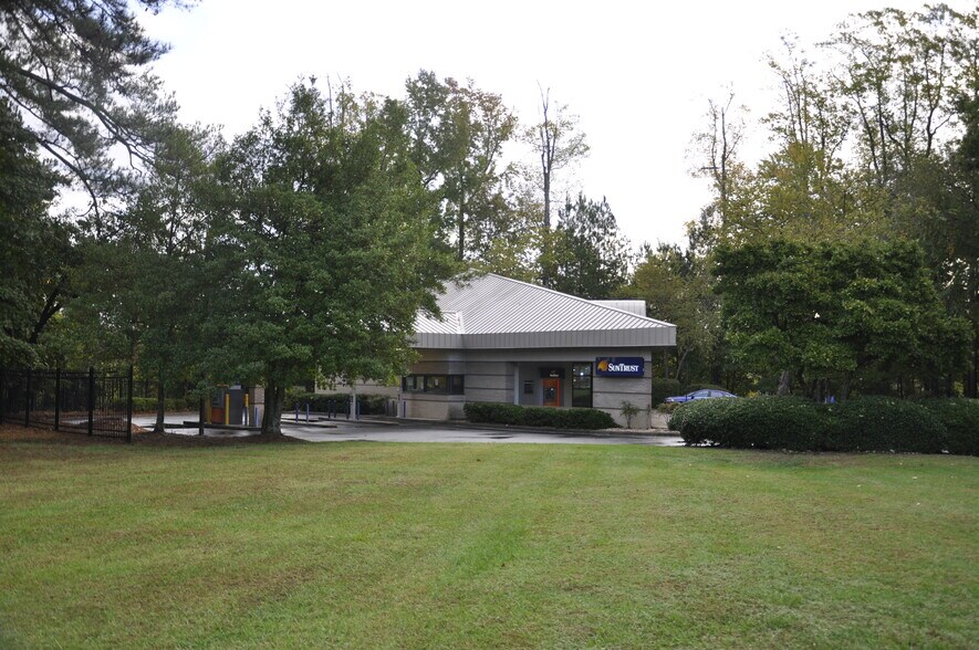 More Photos Of 950 N Harrison Ave, Cary General Retail For Sale