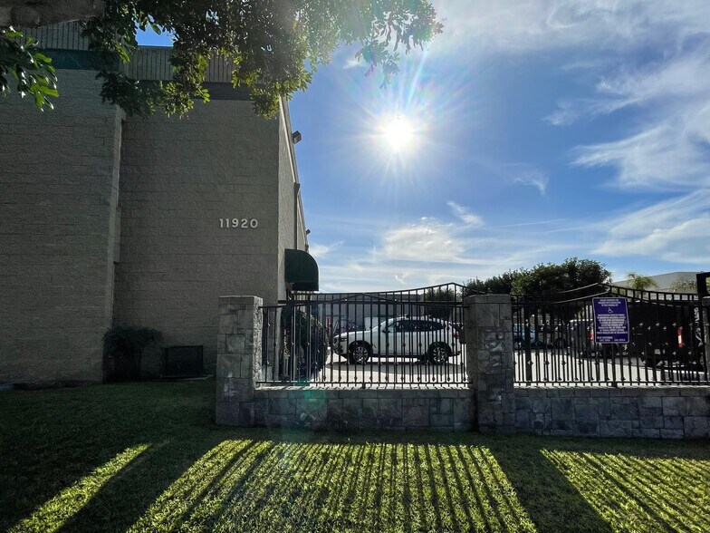 More Photos Of 11920 Goldring Rd, Arcadia Warehouse For Sale