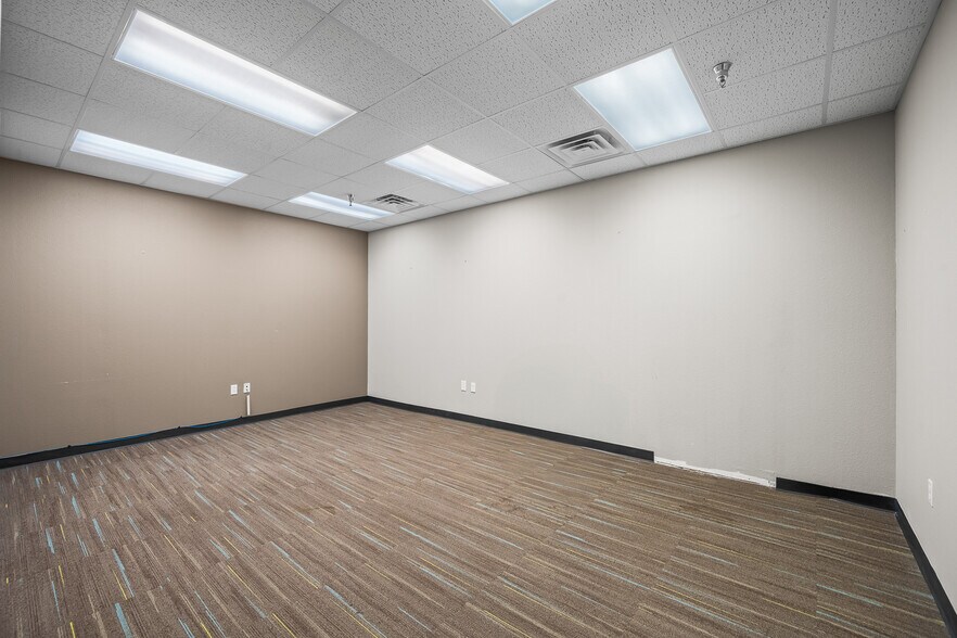 More Photos Of 7202 Slide Rd, Lubbock Medical For Lease