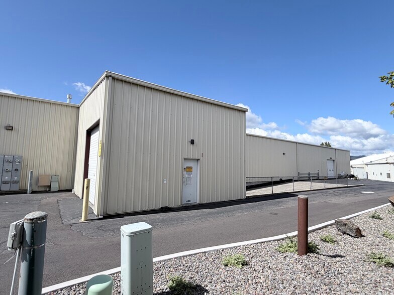 More Photos Of 688 Tolman Creek Rd, Ashland Refrigeration Cold Storage For Lease