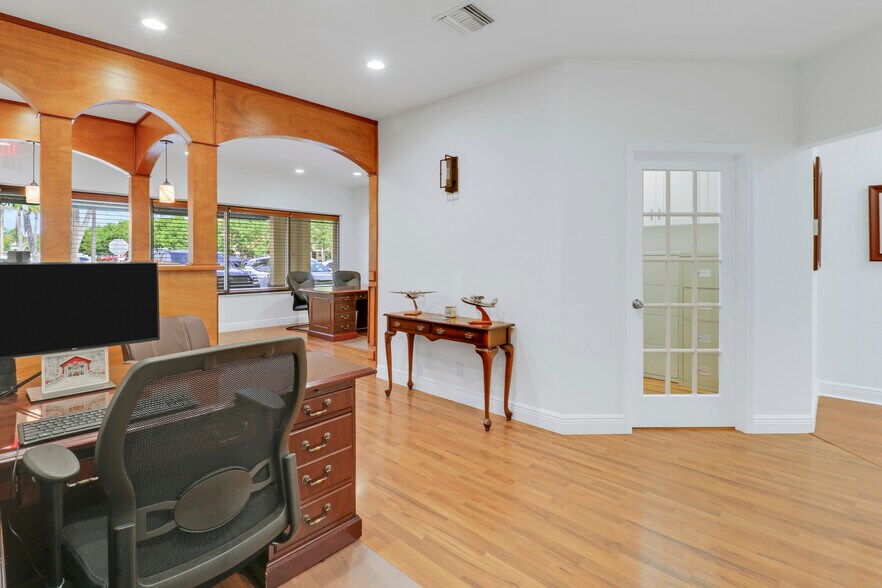 More Photos Of 725 N Hwy A1A, Jupiter Medical For Sale