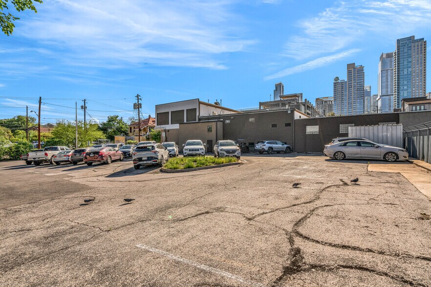 More Photos Of 410 Baylor St, Austin Office For Lease