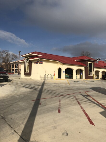 Primary Photo Of 5138 Blanco Rd, San Antonio Restaurant For Lease