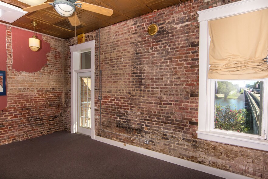 More Photos Of 5216 Willing St, Milton Storefront Retail Office For Sale