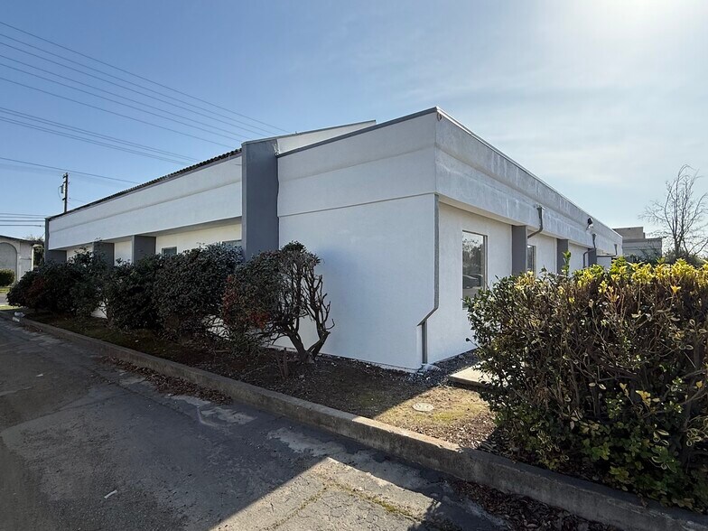 More Photos Of 2301 Coffee Rd, Modesto Medical For Sale