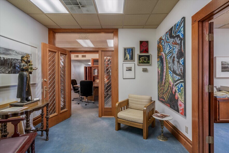More Photos Of 102 E Moore Ave, Terrell Office For Sale