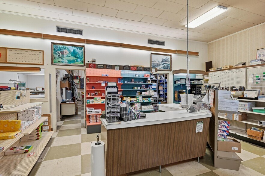 More Photos Of 156 Central Ave NW, Cleveland Convenience Store For Sale