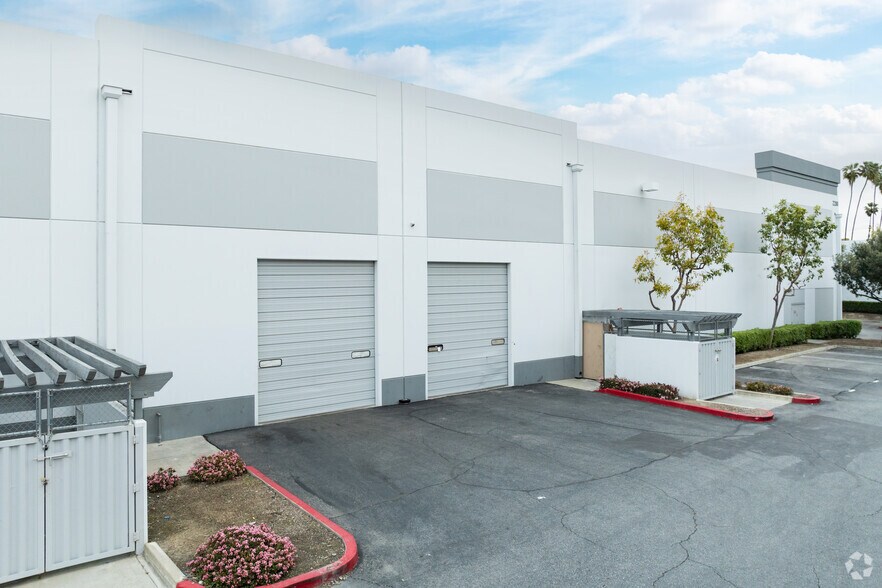 More Photos Of 2280 Valley Blvd, Pomona Warehouse For Sale