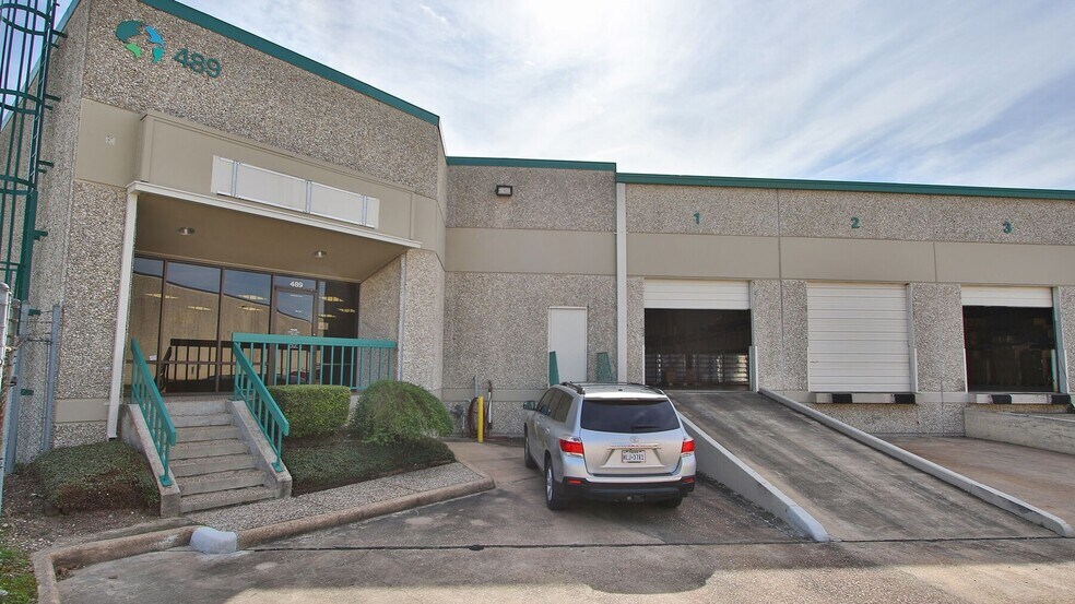More Photos Of 202-230 W 38th St, Houston Unknown For Lease