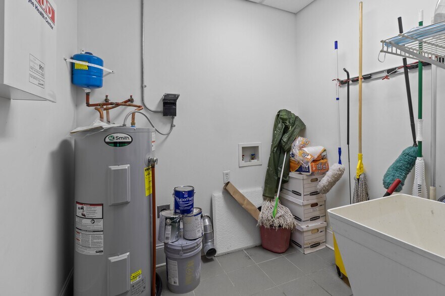 More Photos Of 147 Cedar Pointe Dr, Mooresville Research And Development For Lease