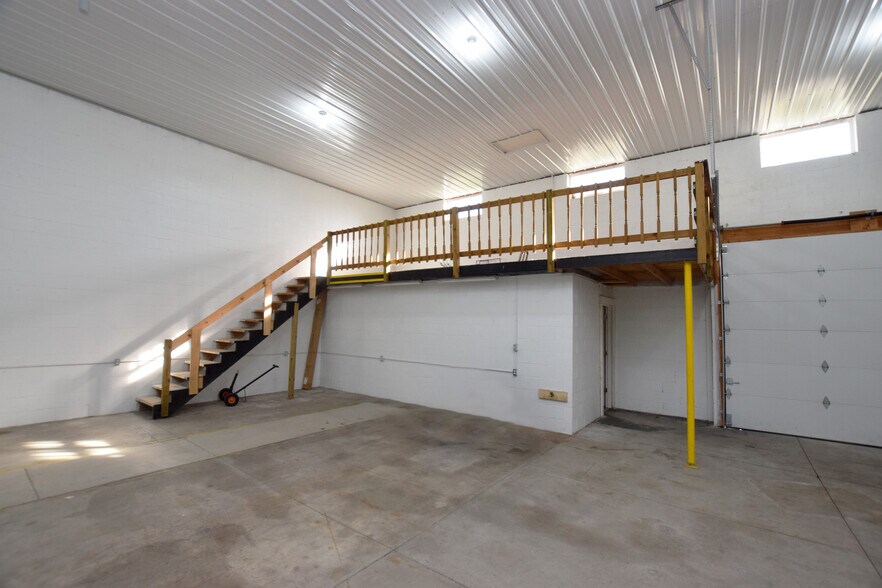 More Photos Of 5488 Richfield Rd, Flint Warehouse For Sale