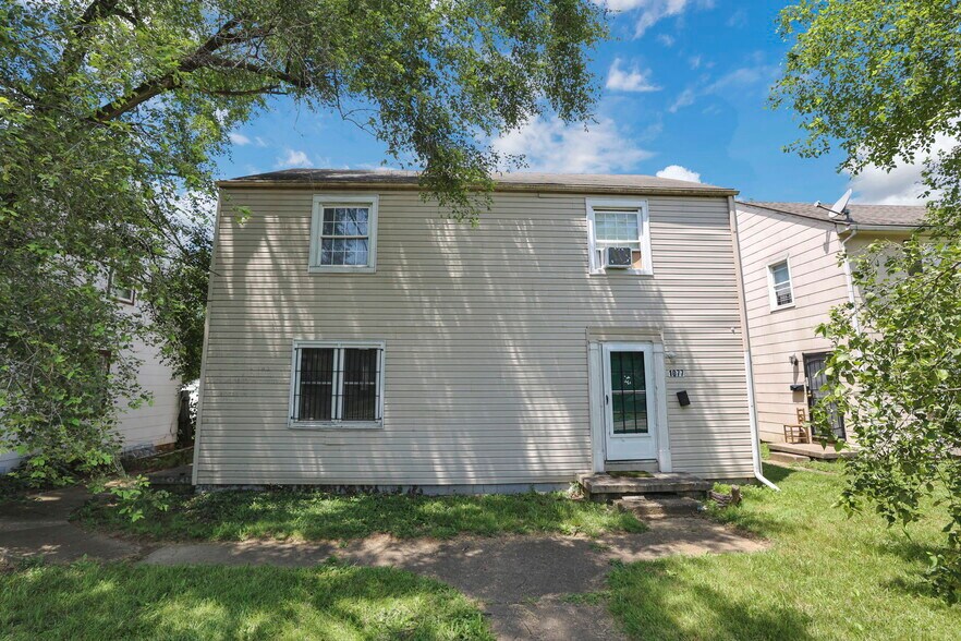 Primary Photo Of 1079 S James Rd, Columbus Apartments For Sale