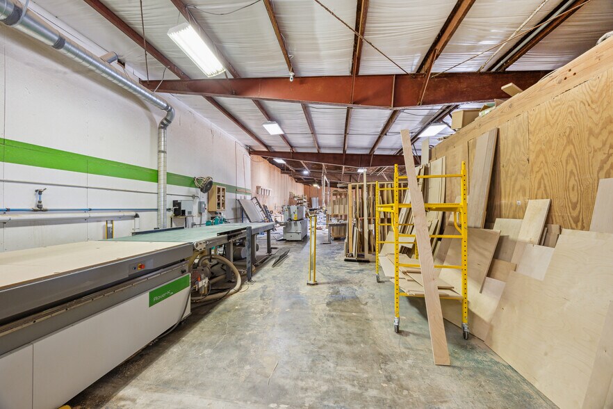 More Photos Of 5641 Wayside Dr, Houston Manufacturing For Sale