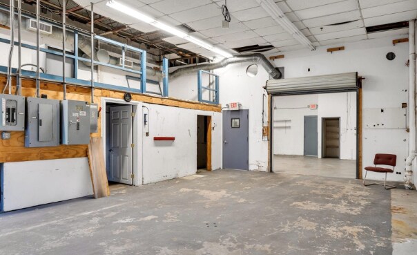 More Photos Of 200 Turnpike Rd, Chelmsford Flex For Sale