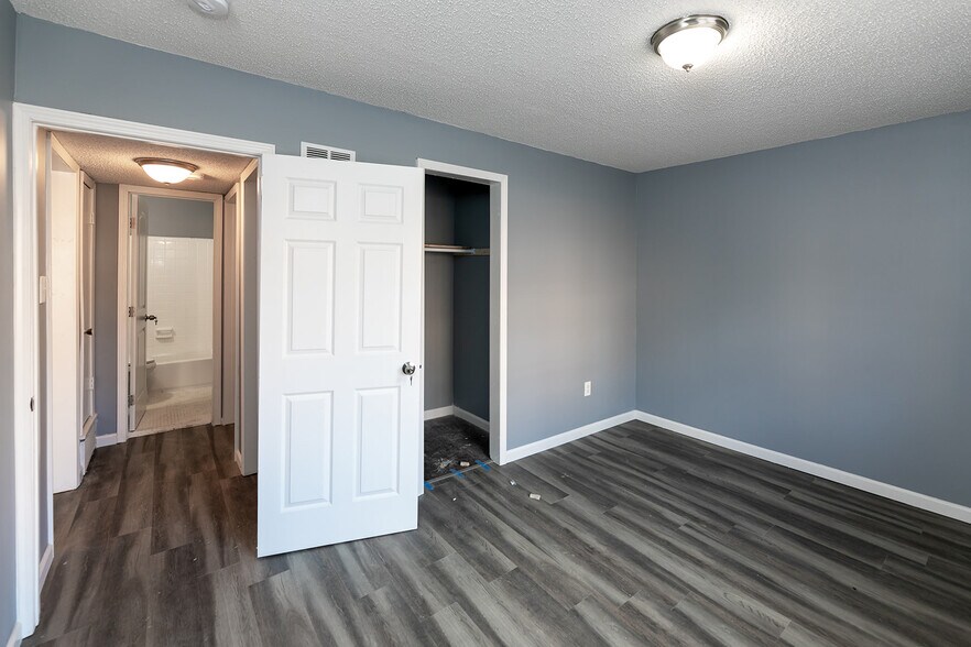 More Photos Of 3081 St. Charles Dr, Memphis Apartments For Sale