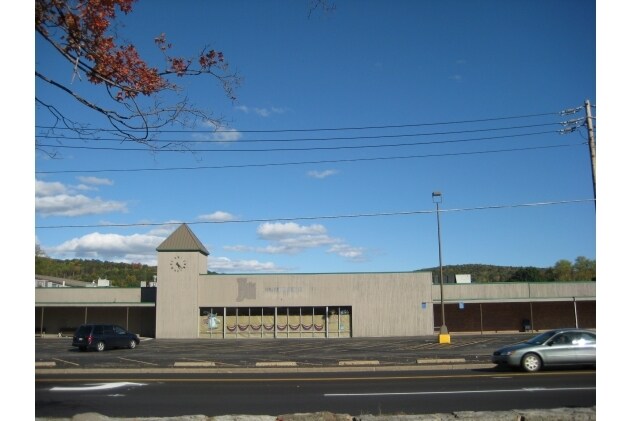 Primary Photo Of 314-328 Park Ave, Corning Unknown For Lease