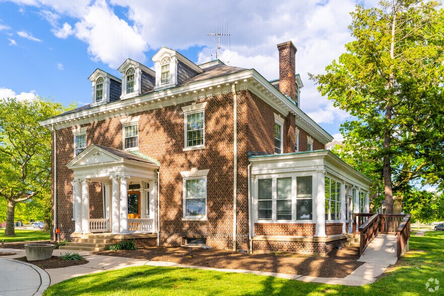 Primary Photo Of 4623 S Broad St, Philadelphia Office For Lease