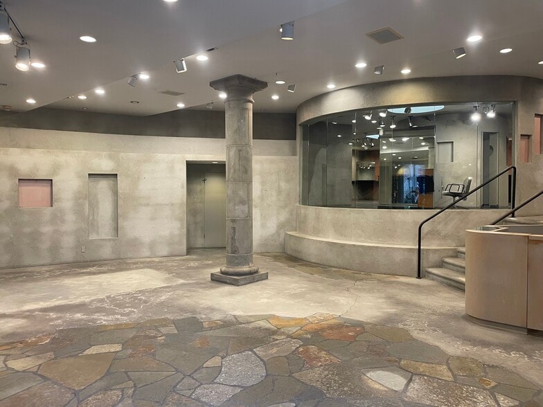 More Photos Of 3519 E Coast Hwy, Corona Del Mar Storefront For Lease
