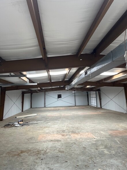 More Photos Of 914 White St E, Rock Hill Service For Lease